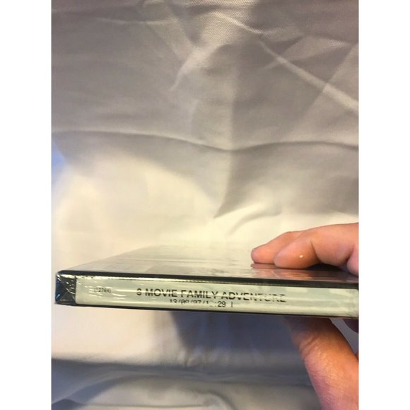 8 Family Adventure Movies 2 Disc Set Region 1 DVD New - Picture 3 of 4